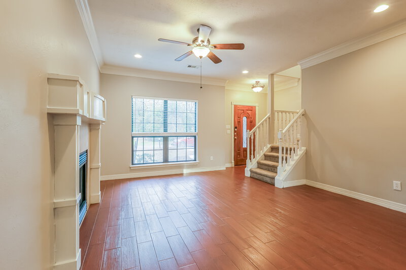 1,670/Mo, 612 Spruce Drive Conroe, TX 77302 Living Room View 3