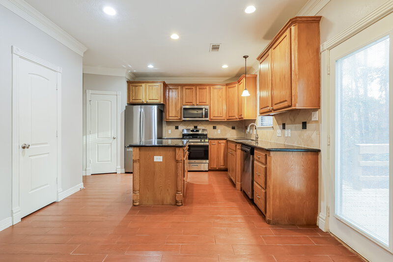 1,670/Mo, 612 Spruce Drive Conroe, TX 77302 Kitchen View
