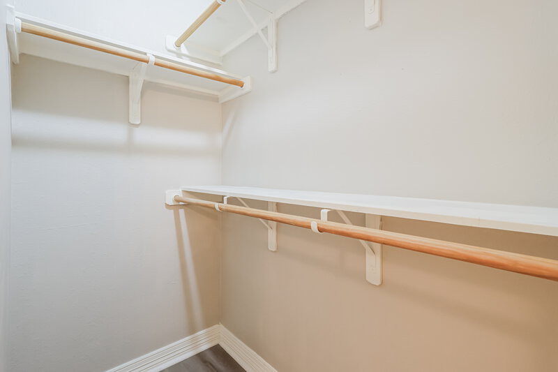 1,670/Mo, 612 Spruce Drive Conroe, TX 77302 Walk In Closet View