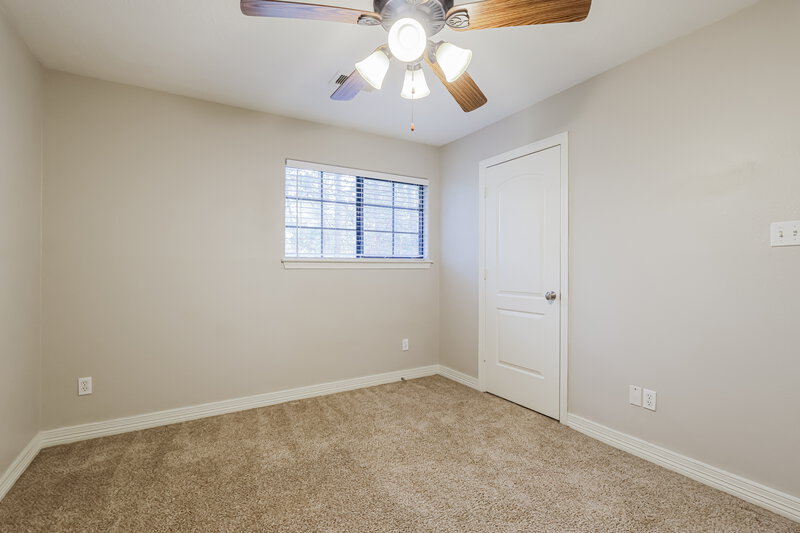 1,670/Mo, 612 Spruce Drive Conroe, TX 77302 Bedroom View 2