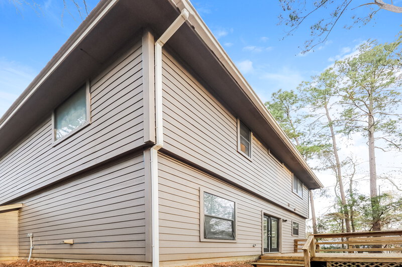 1,670/Mo, 612 Spruce Drive Conroe, TX 77302 Rear View
