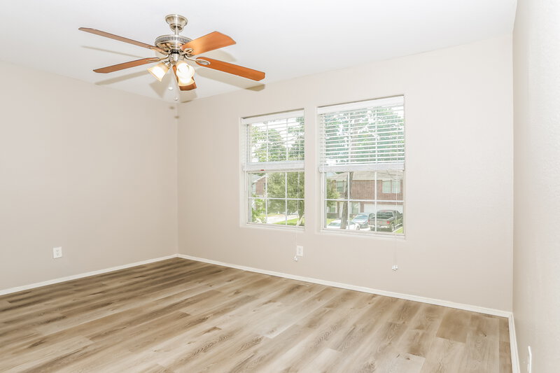 1,720/Mo, 16770 N Thrasher Dr Conroe, TX 77385 Living Room View 2