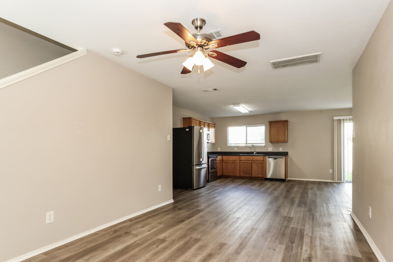 1,635/Mo, 16770 N Thrasher Dr Conroe, TX 77385 Living Room View 2