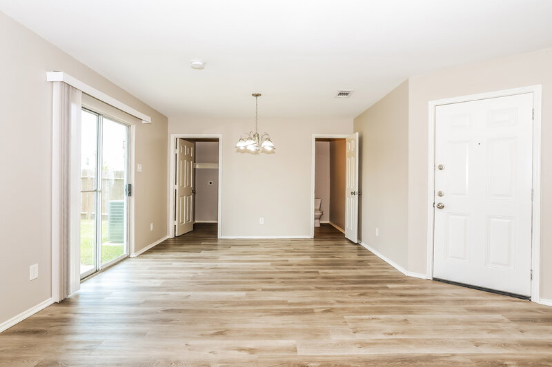 1,720/Mo, 16770 N Thrasher Dr Conroe, TX 77385 Dining Room View