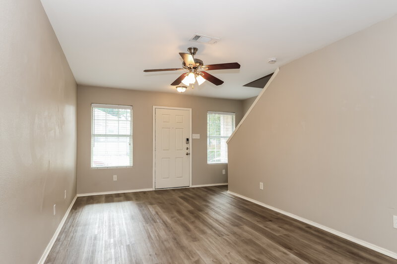 1,635/Mo, 16770 N Thrasher Dr Conroe, TX 77385 Living Room View 3
