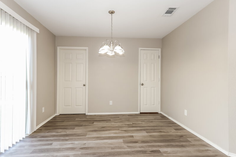 1,635/Mo, 16770 N Thrasher Dr Conroe, TX 77385 Dining Room View