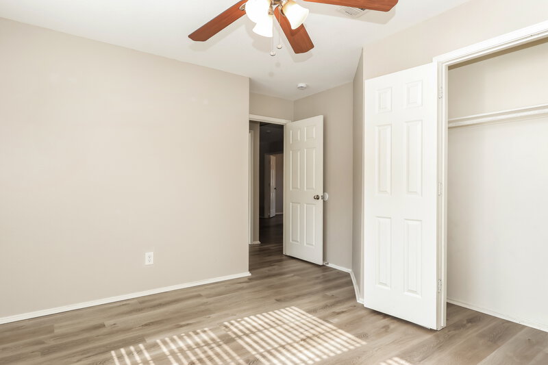1,635/Mo, 16770 N Thrasher Dr Conroe, TX 77385 Bedroom View 3