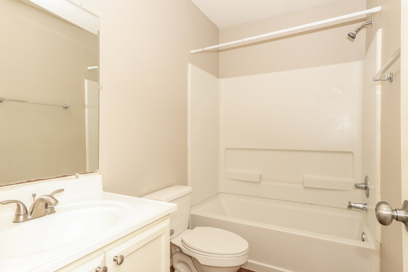 1,635/Mo, 16770 N Thrasher Dr Conroe, TX 77385 Bathroom View