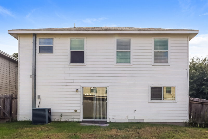 1,635/Mo, 16770 N Thrasher Dr Conroe, TX 77385 Rear View