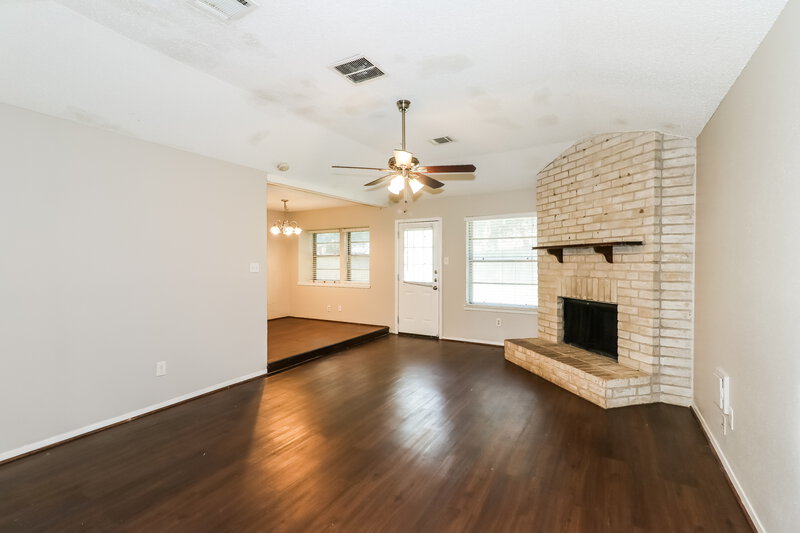 1,600/Mo, 1038 Three Forks Drive Katy, TX 77450 Living Room View