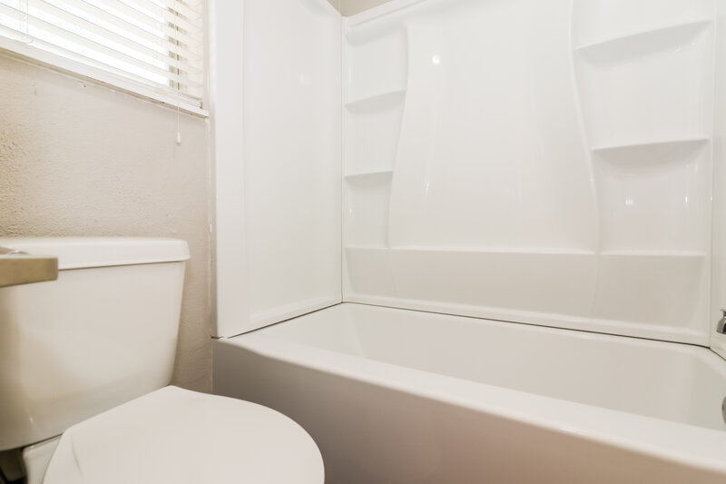 1,600/Mo, 1038 Three Forks Drive Katy, TX 77450 Bathroom View 2