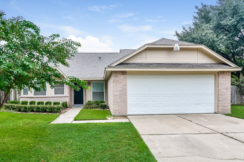 2,095/Mo, 19418 Navarro Mills Drive Tomball, TX 77375 External View