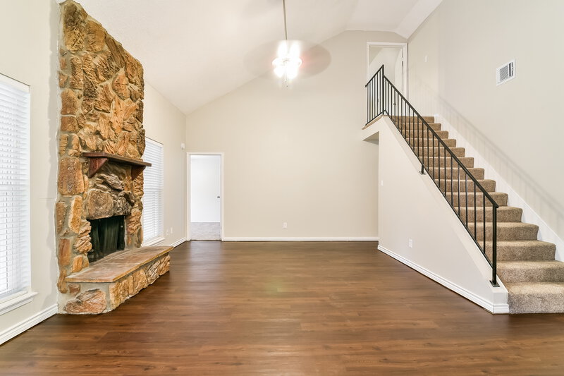 2,095/Mo, 19418 Navarro Mills Drive Tomball, TX 77375 Living Room View 2