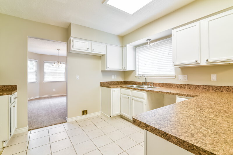 2,095/Mo, 19418 Navarro Mills Drive Tomball, TX 77375 Kitchen View
