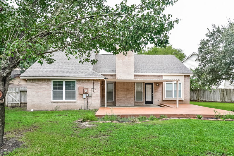2,095/Mo, 19418 Navarro Mills Drive Tomball, TX 77375 Rear View