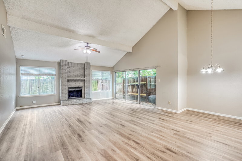 1,935/Mo, 12723 Ashford Knoll Houston, TX 77082 Living Room View