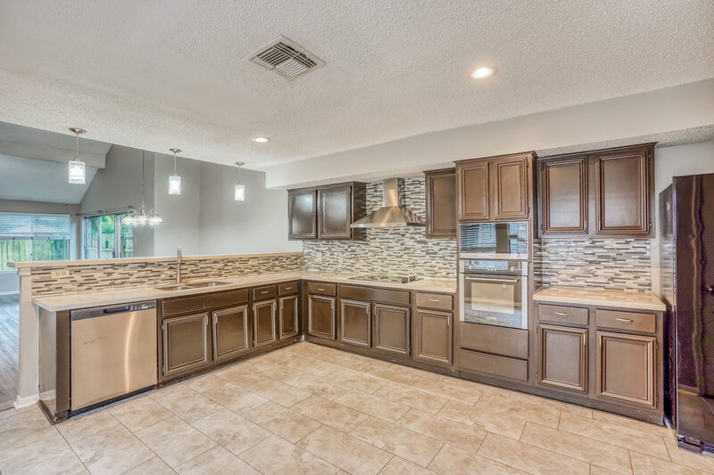 1,935/Mo, 12723 Ashford Knoll Houston, TX 77082 Kitchen View 2