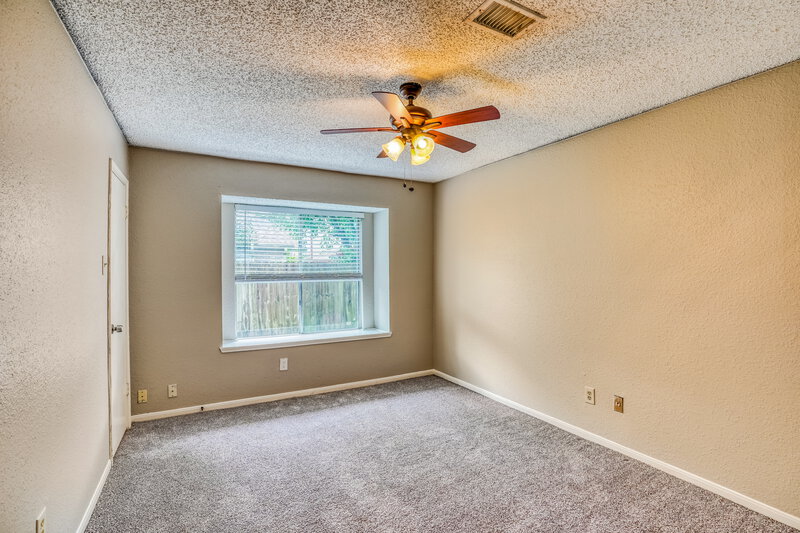 1,935/Mo, 12723 Ashford Knoll Houston, TX 77082 Bedroom View