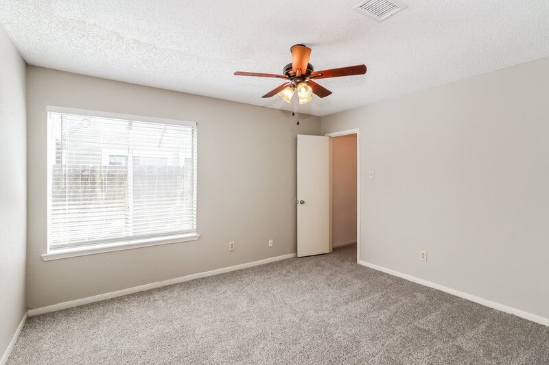 1,915/Mo, 12723 Ashford Knoll Houston, TX 77082 Bedroom View 2