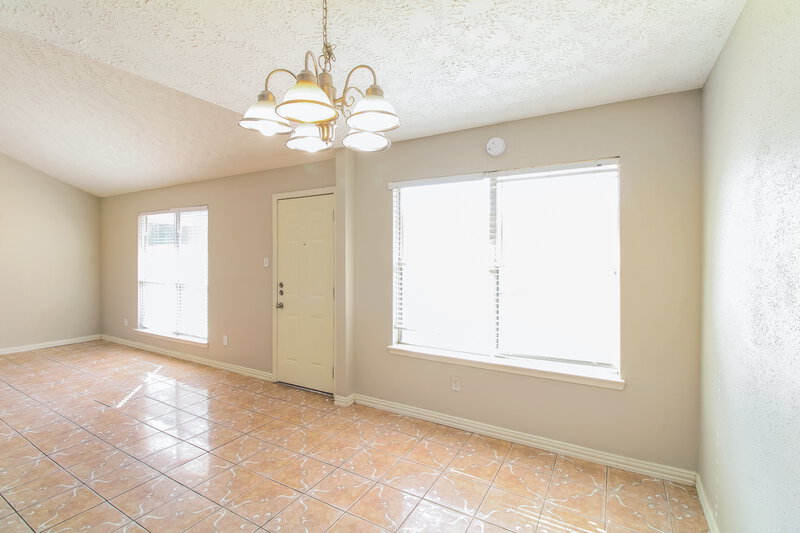 1,565/Mo, 242 Maybrook Drive Houston, TX 77015 Dining Room View
