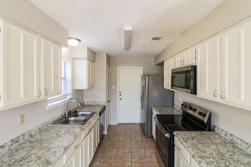 1,565/Mo, 242 Maybrook Drive Houston, TX 77015 Kitchen View