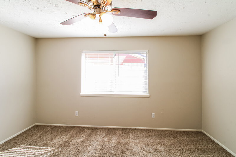 1,565/Mo, 242 Maybrook Drive Houston, TX 77015 Main Bedroom View