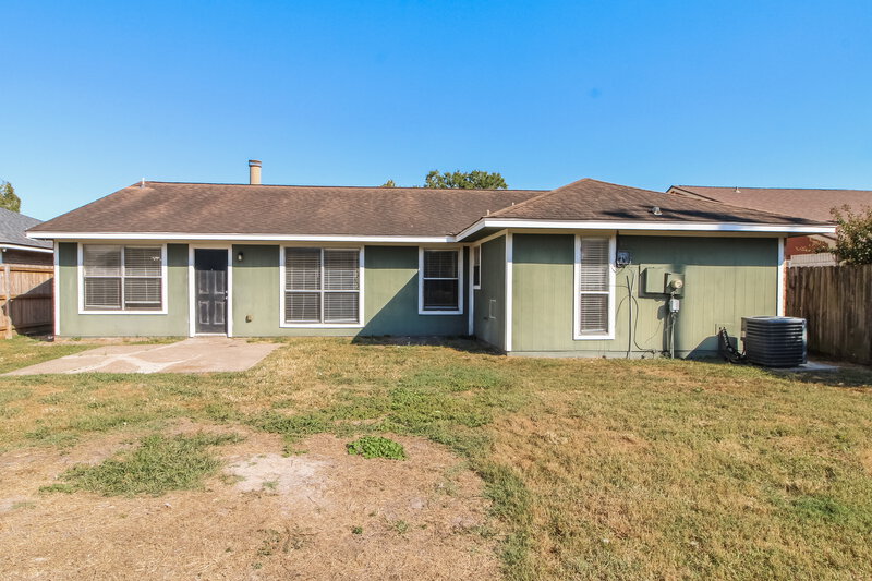 1,565/Mo, 242 Maybrook Drive Houston, TX 77015 Rear View