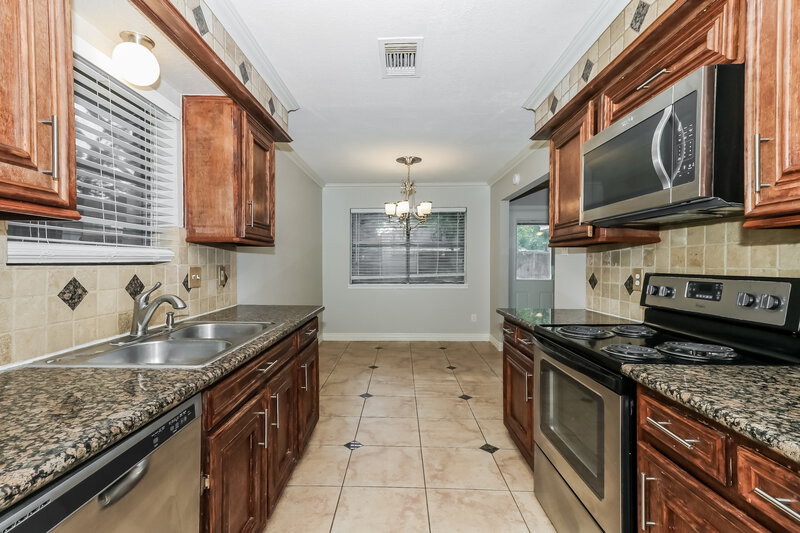 1,665/Mo, 15907 Marsh Hawk Street Humble, TX 77396 Kitchen View 2