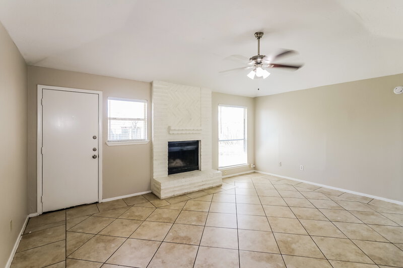 1,940/Mo, 8443 S Meadow Bird Circle Missouri City, TX 77489 Living Room View