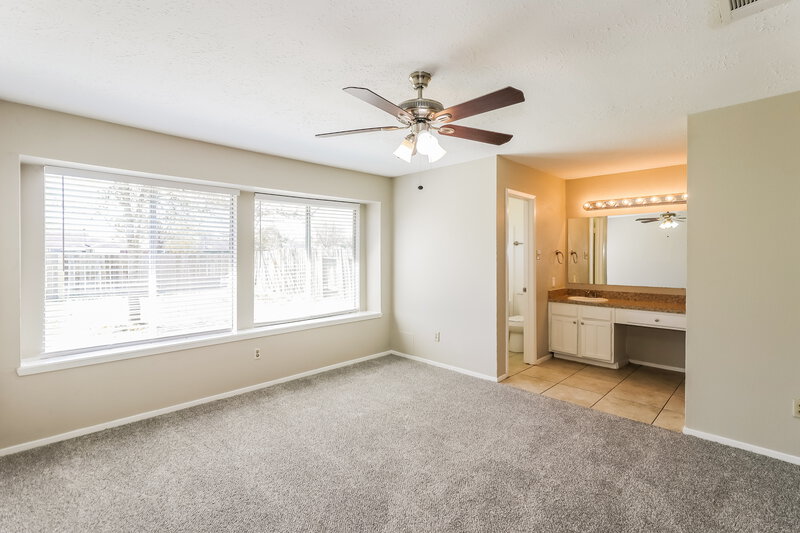 1,940/Mo, 8443 S Meadow Bird Circle Missouri City, TX 77489 Main Bedroom View 2