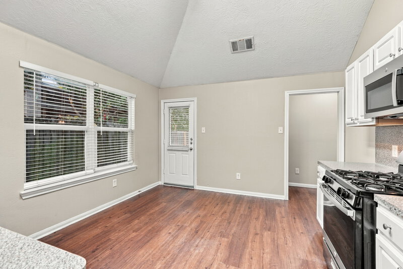 1,765/Mo, 13527 Ambrose Street Houston, TX 77045 Dining Room View