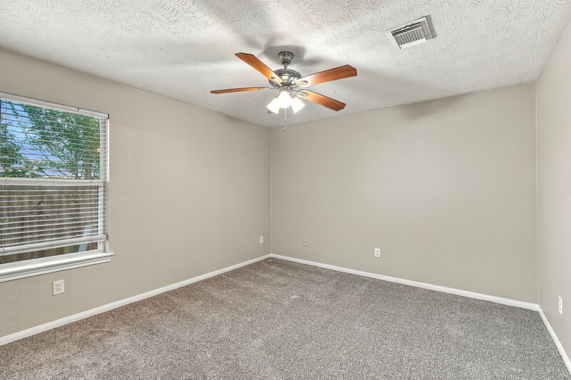 1,765/Mo, 13527 Ambrose Street Houston, TX 77045 Primary Bedroom View