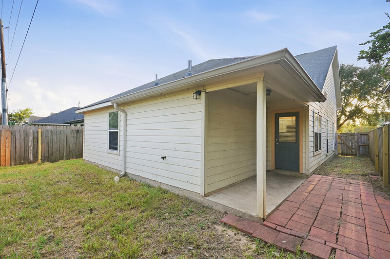 1,765/Mo, 13527 Ambrose Street Houston, TX 77045 Rear View