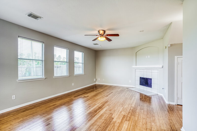 2,145/Mo, 15811 Granite Mountain Trail Houston, TX 77049 Living Room View