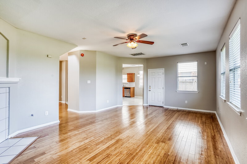 2,145/Mo, 15811 Granite Mountain Trail Houston, TX 77049 Living Room View 2