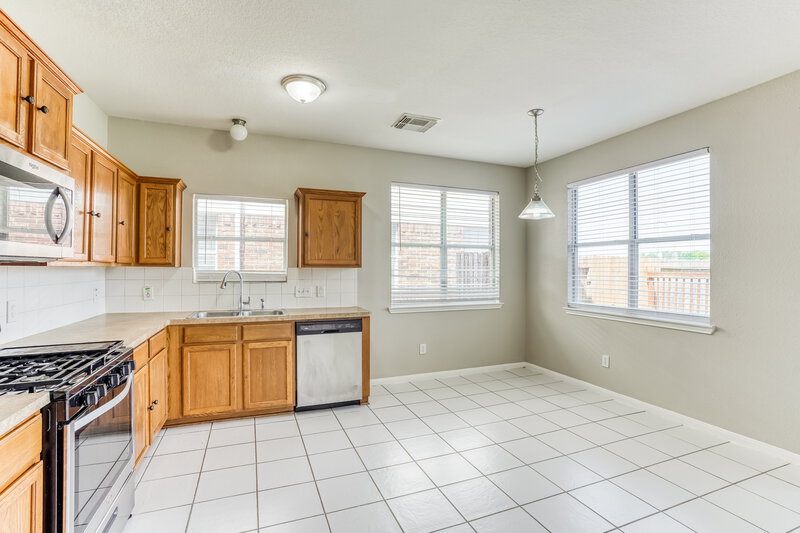2,145/Mo, 15811 Granite Mountain Trail Houston, TX 77049 Kitchen View