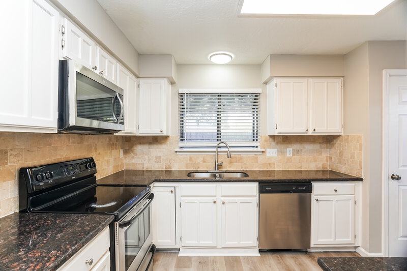 1,600/Mo, 16751 Dew Drop Lane Houston, TX 77095 Kitchen View 3