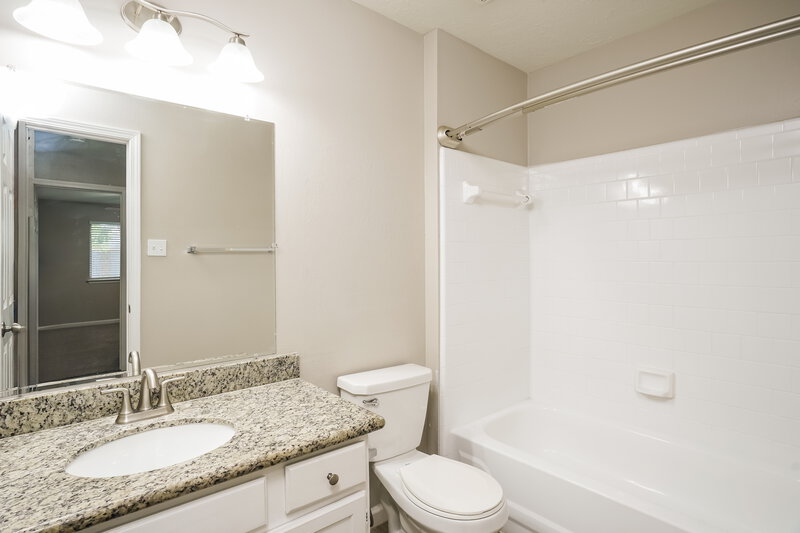 1,600/Mo, 16751 Dew Drop Lane Houston, TX 77095 Bathroom View