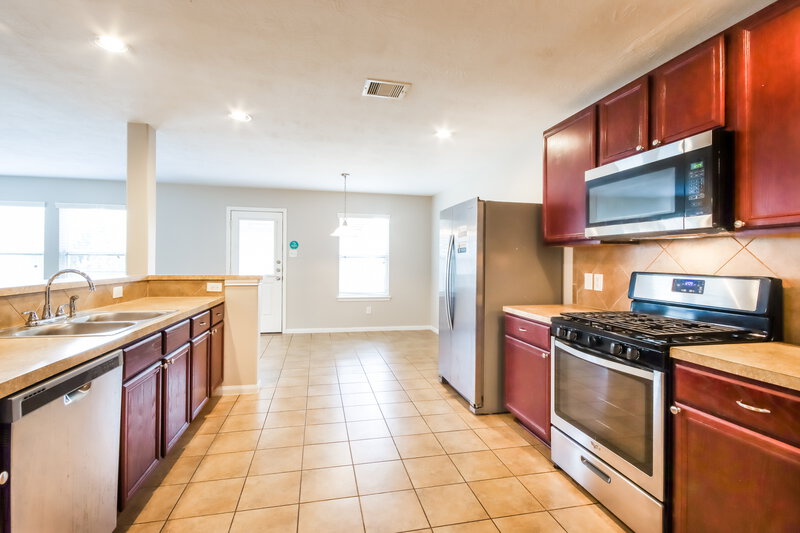 1,690/Mo, 9007 Sweet Blue Jasmine Lane Humble, TX 77338 Kitchen View 2