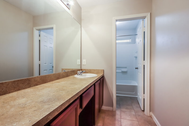 1,690/Mo, 9007 Sweet Blue Jasmine Lane Humble, TX 77338 Bathroom View 2