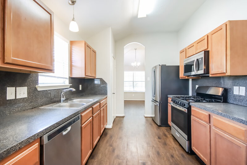 1,760/Mo, 12002 Green Butte Court Houston, TX 77044 Kitchen View