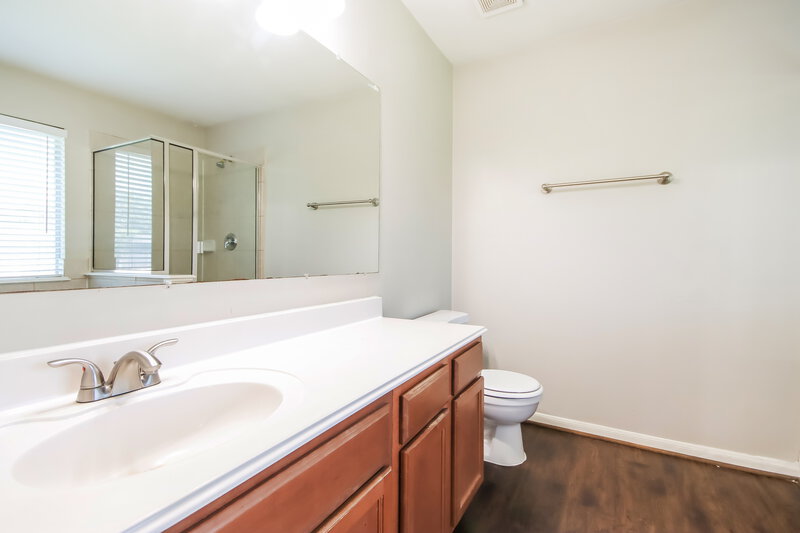 1,760/Mo, 12002 Green Butte Court Houston, TX 77044 Main Bathroom View