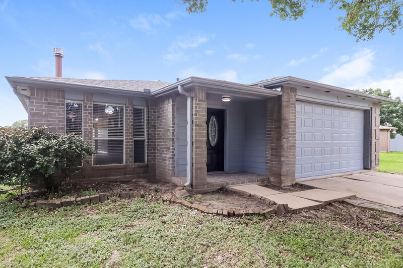 2,125/Mo, 16114 Purpleridge Court Houston, TX 77053 Front View