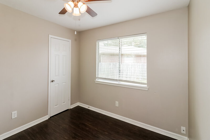 2,125/Mo, 16114 Purpleridge Court Houston, TX 77053 Bedroom View