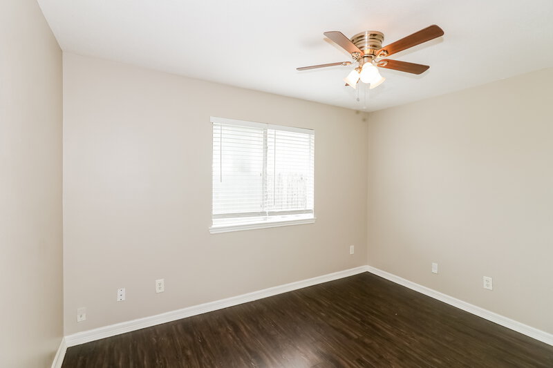2,125/Mo, 16114 Purpleridge Court Houston, TX 77053 Bedroom View 2