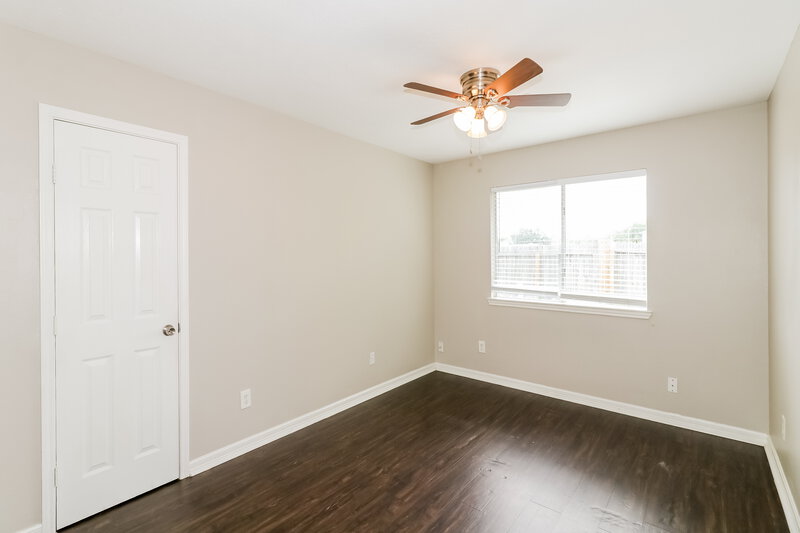 2,125/Mo, 16114 Purpleridge Court Houston, TX 77053 Bedroom View 3