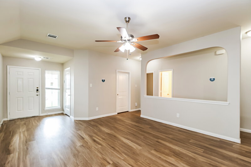1,880/Mo, 10355 Leafy Autumn Path Houston, TX 77044 Living Room View
