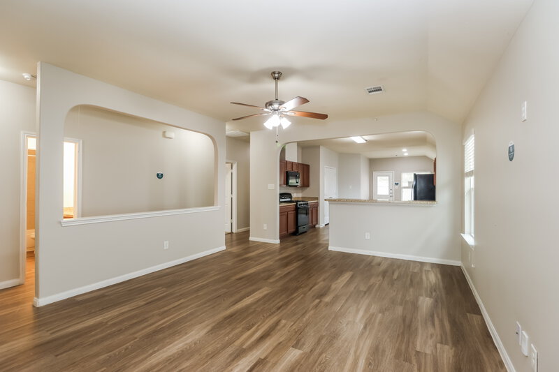 1,880/Mo, 10355 Leafy Autumn Path Houston, TX 77044 Living Room View 3