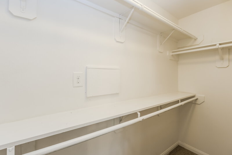 1,880/Mo, 10355 Leafy Autumn Path Houston, TX 77044 Walk In Closet View