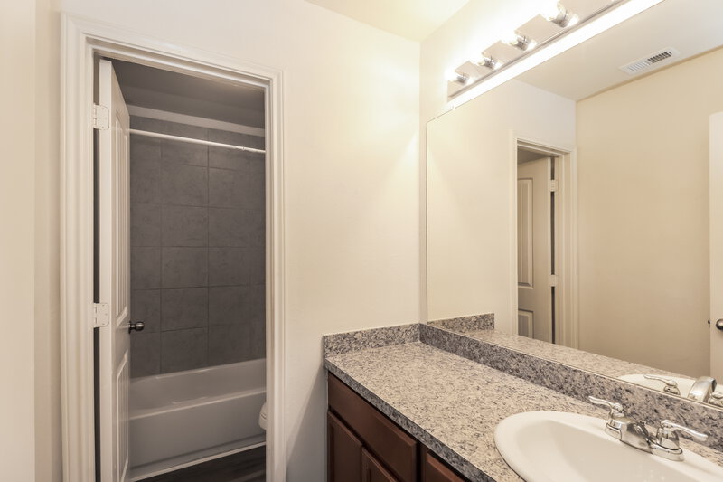 1,880/Mo, 10355 Leafy Autumn Path Houston, TX 77044 Bathroom View